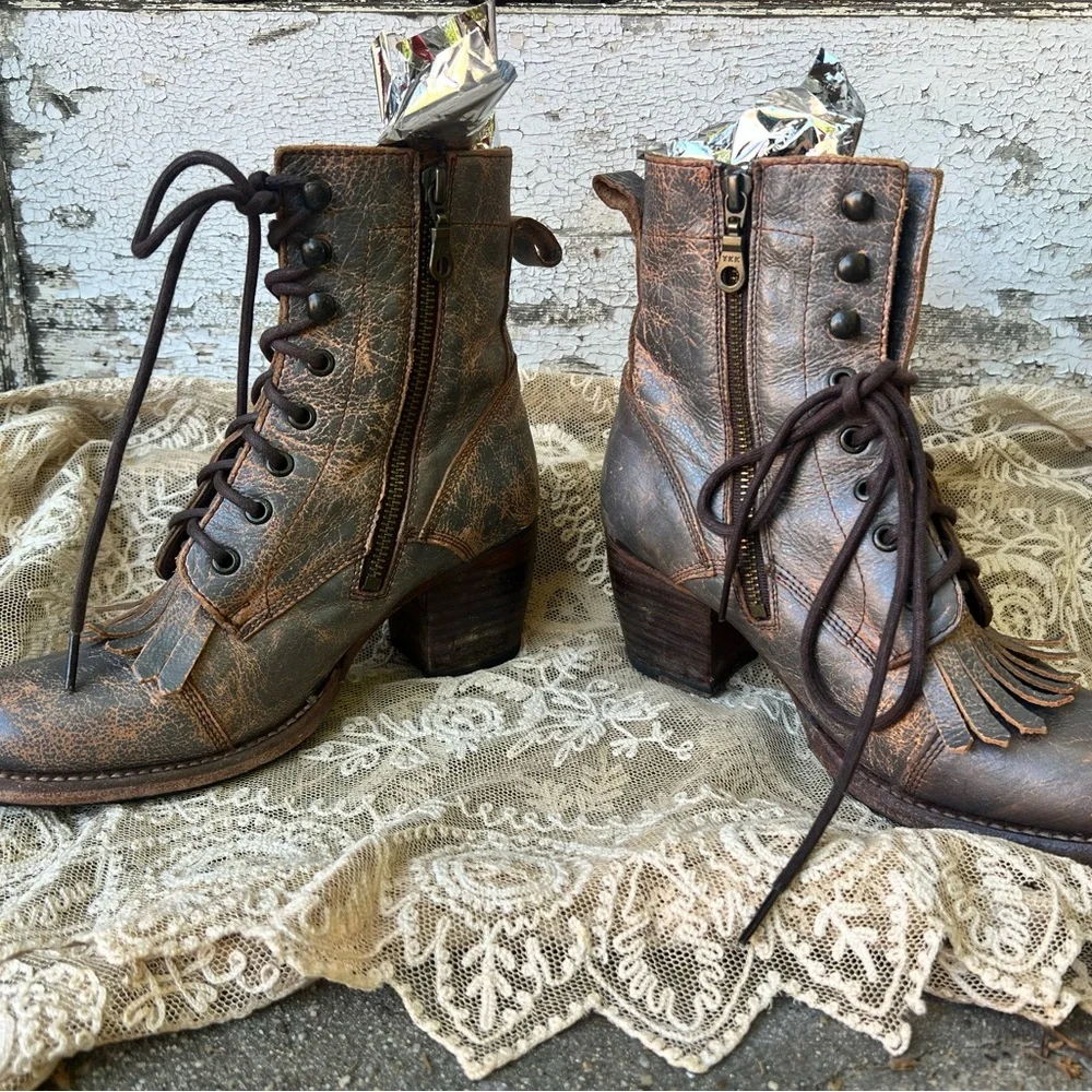 Bed/Stu Boho Cowgirl Distressed Gray Leather Lace-Up Stacked Heeled Kiltie Boots - Picture 5 of 12